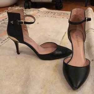Black Enzo Angiolini heel with gold detailing